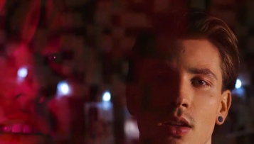 Žan Serčič predstavlja nov videospot za pesem '1000x'